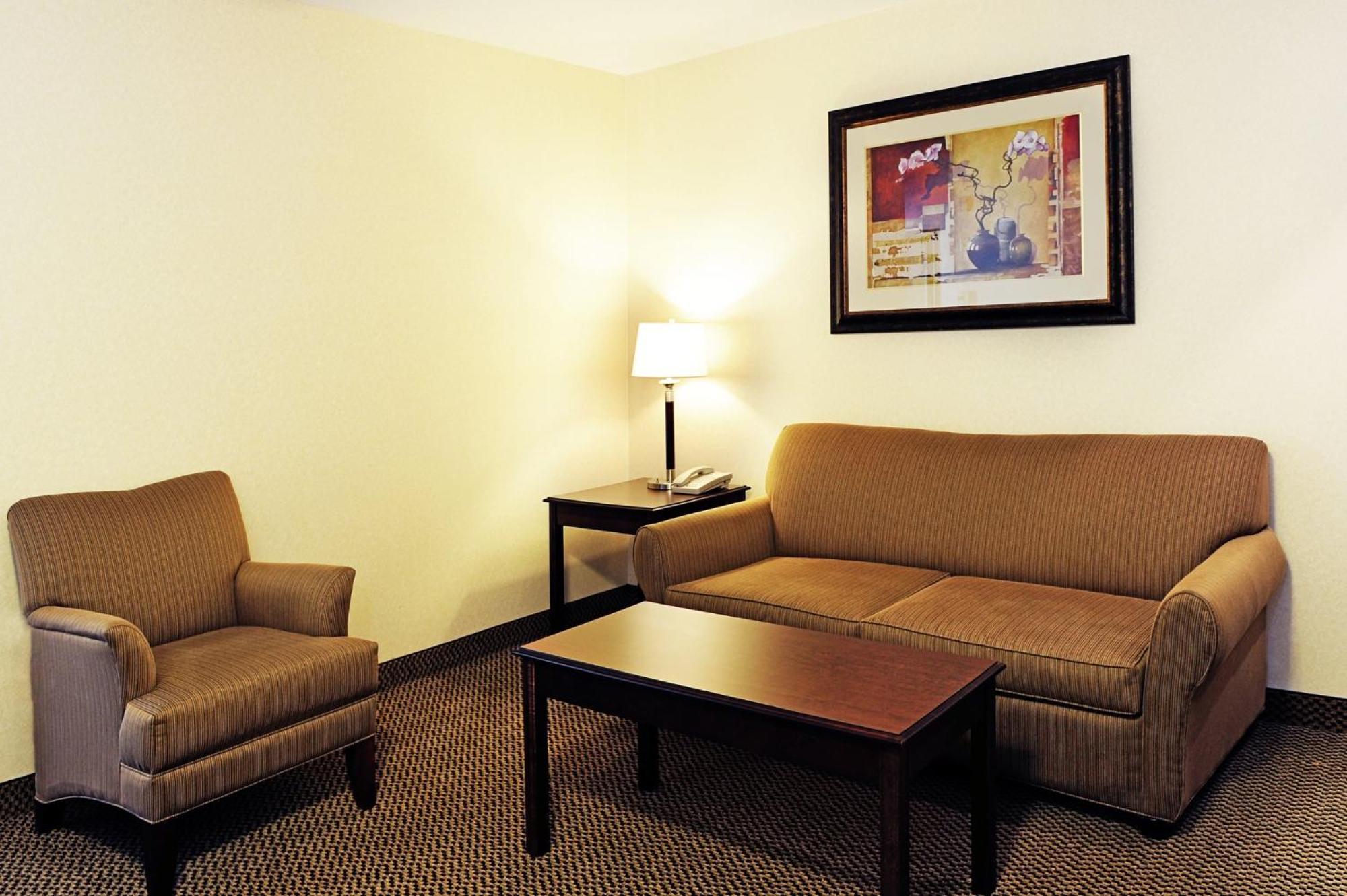 Holiday Inn Express Hotel & Suites - Slave Lake By Ihg Εξωτερικό φωτογραφία